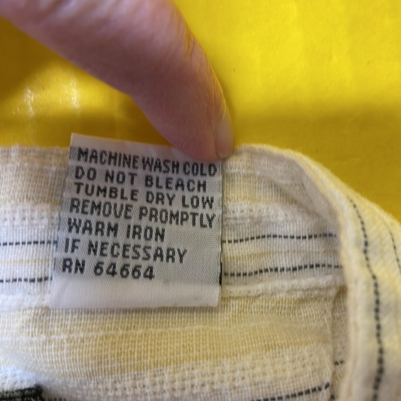 In Private cream/black striped button down short sleeve shirt. Size Large - Picture 6 of 6